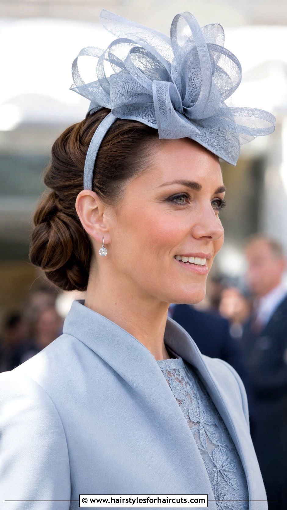 Tucked Roll Updo Fascinator - 25 fascinator hairstyles - 25 fascinator hairstyles