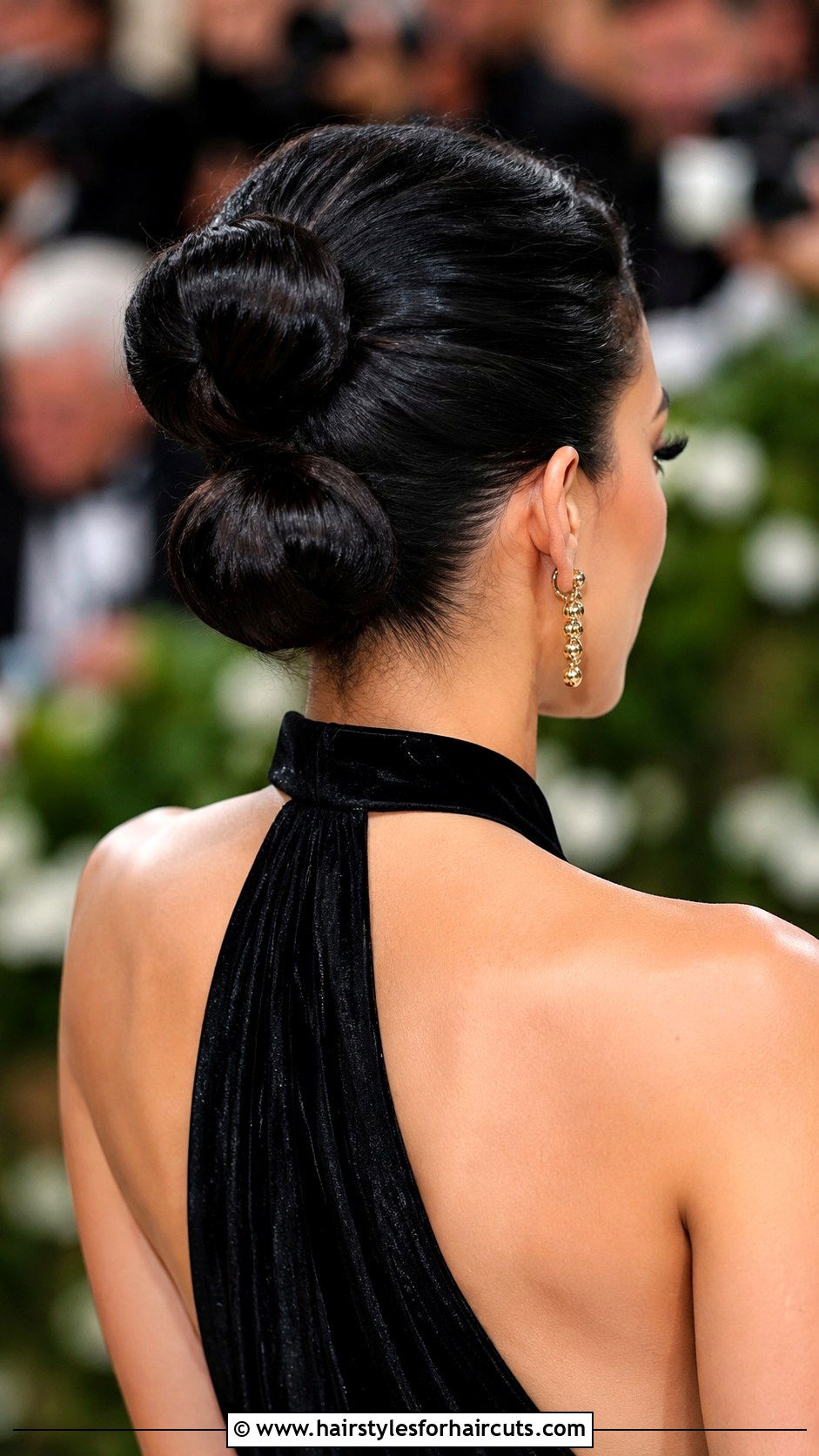 Twisted Crown Into Low Bun - 25 cute bun hairstyles for black hair - 25 cute bun hairstyles for black hair