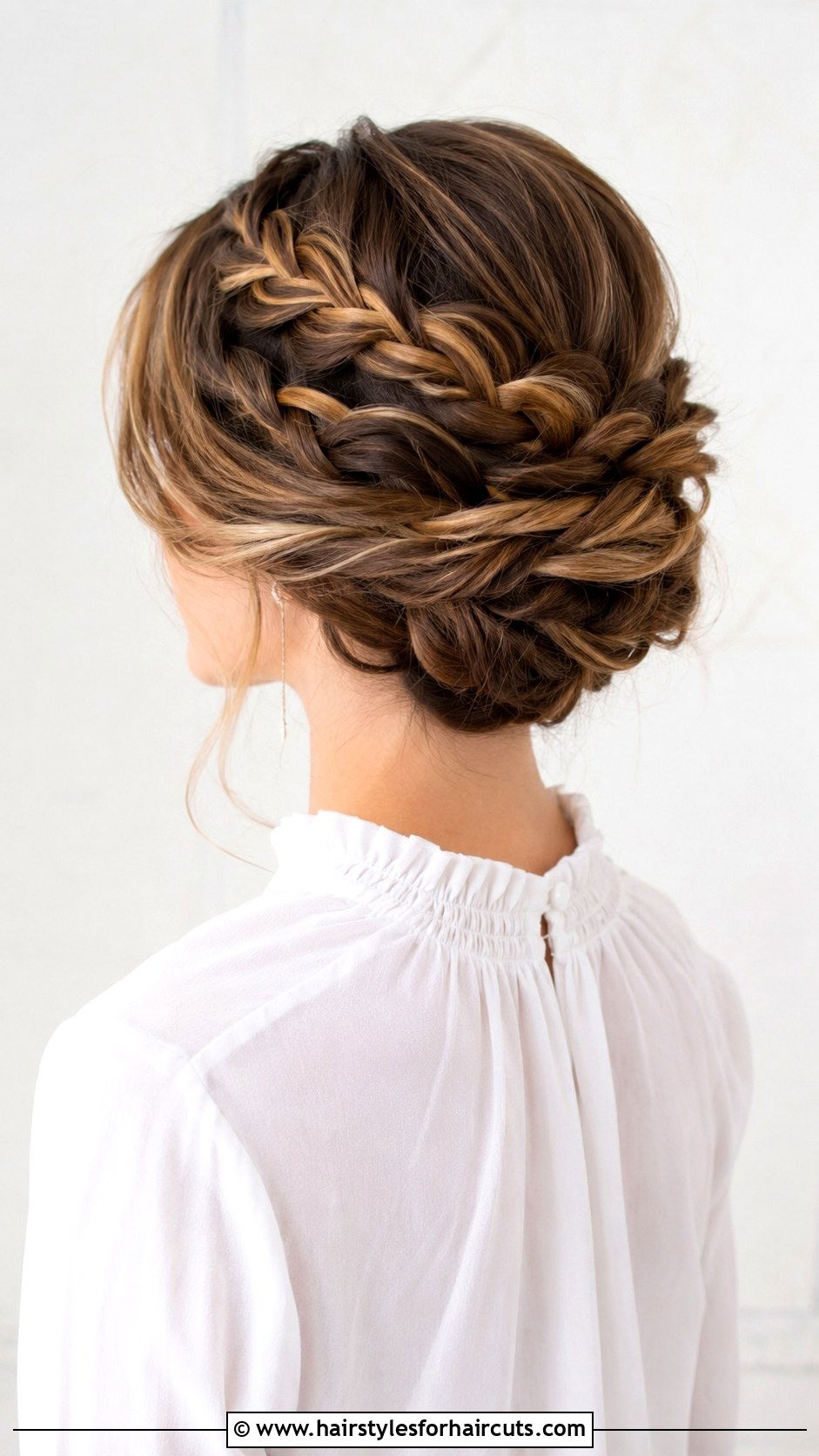 Twisted Crown Updo - 25 beachy hairstyles - 25 beachy hairstyles