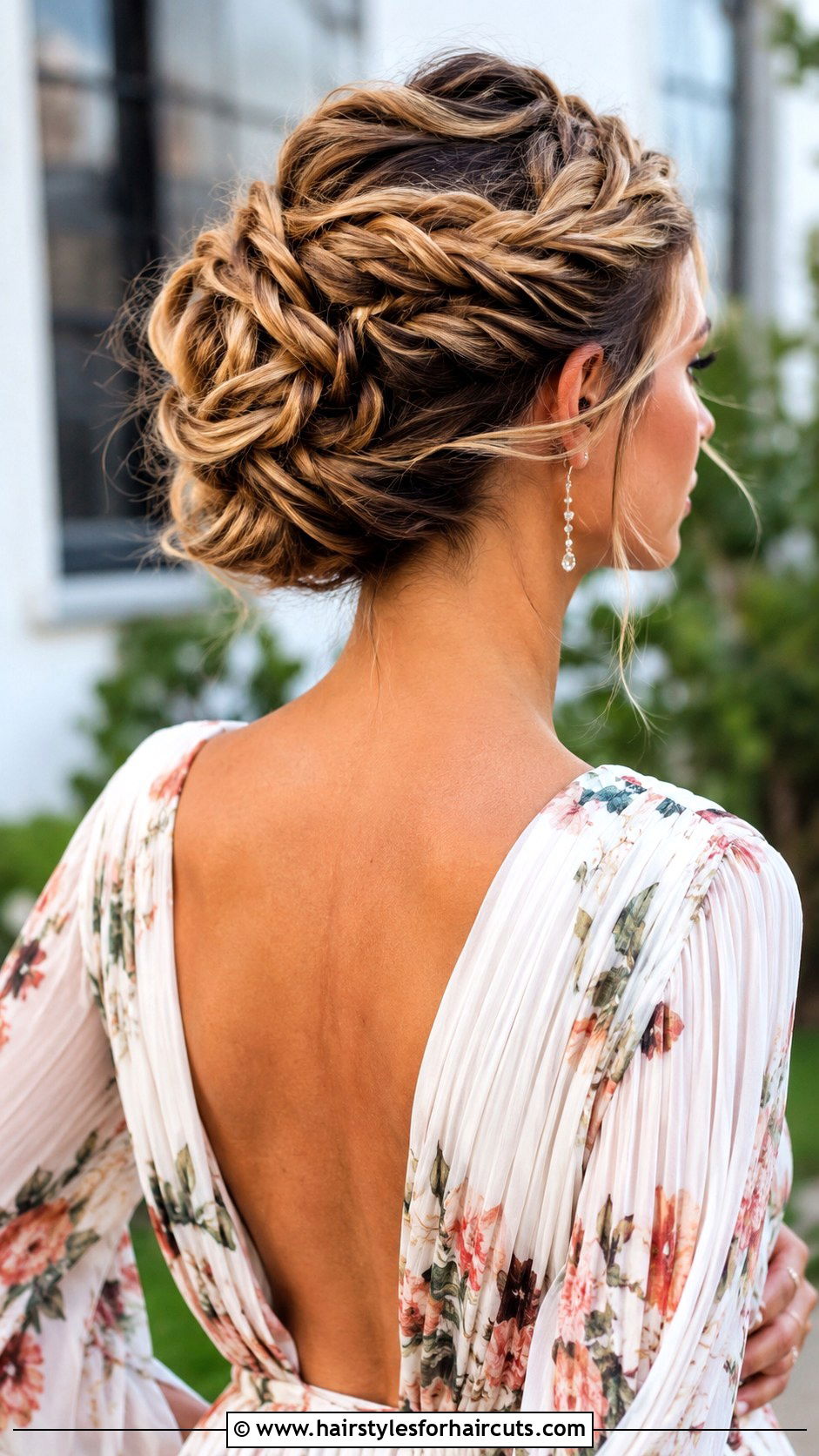 Twisted Crown Updo - 25 easy formal hairstyles for medium hair - 25 easy formal hairstyles for medium hair