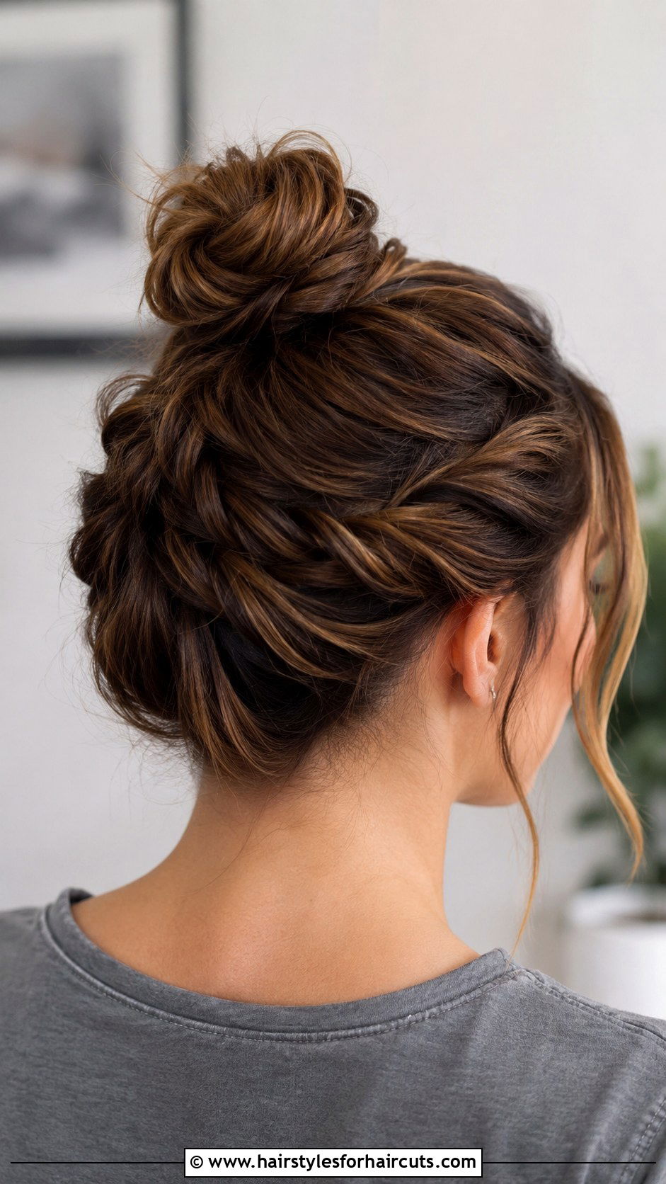 Twisted Half Up Bun - 25 easy hairstyles for layered hair - 25 easy hairstyles for layered hair