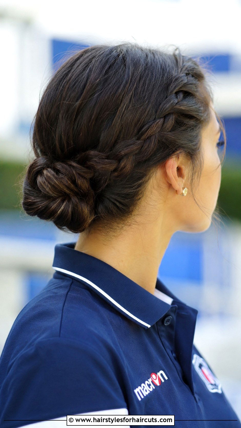 Twisted Half Up Half Down Bob - 25 cheerleading hairstyles for short hair - 25 cheerleading hairstyles for short hair