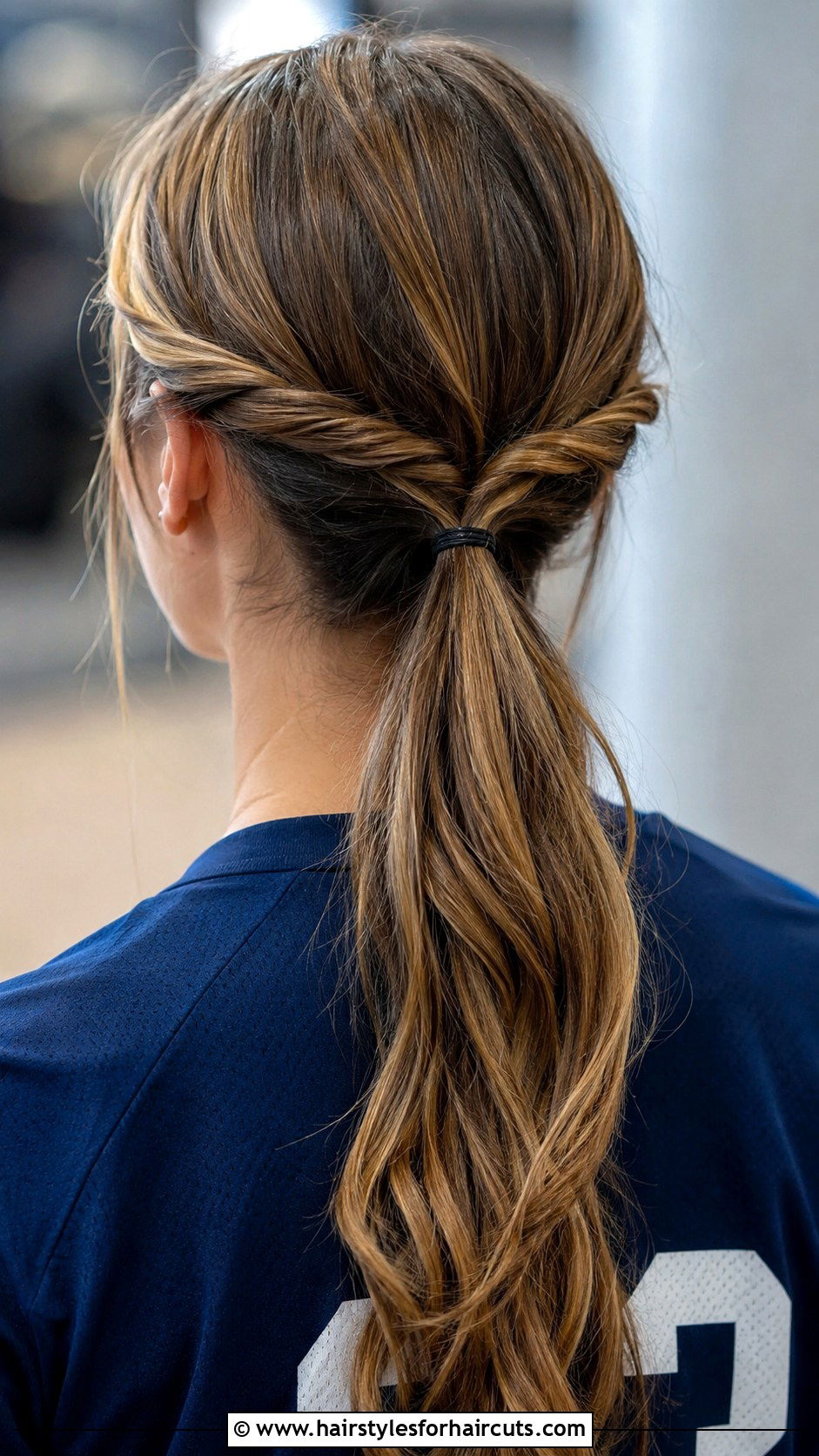Twisted Half Up Ponytail - 25 cute softball hairstyles - 25 cute softball hairstyles