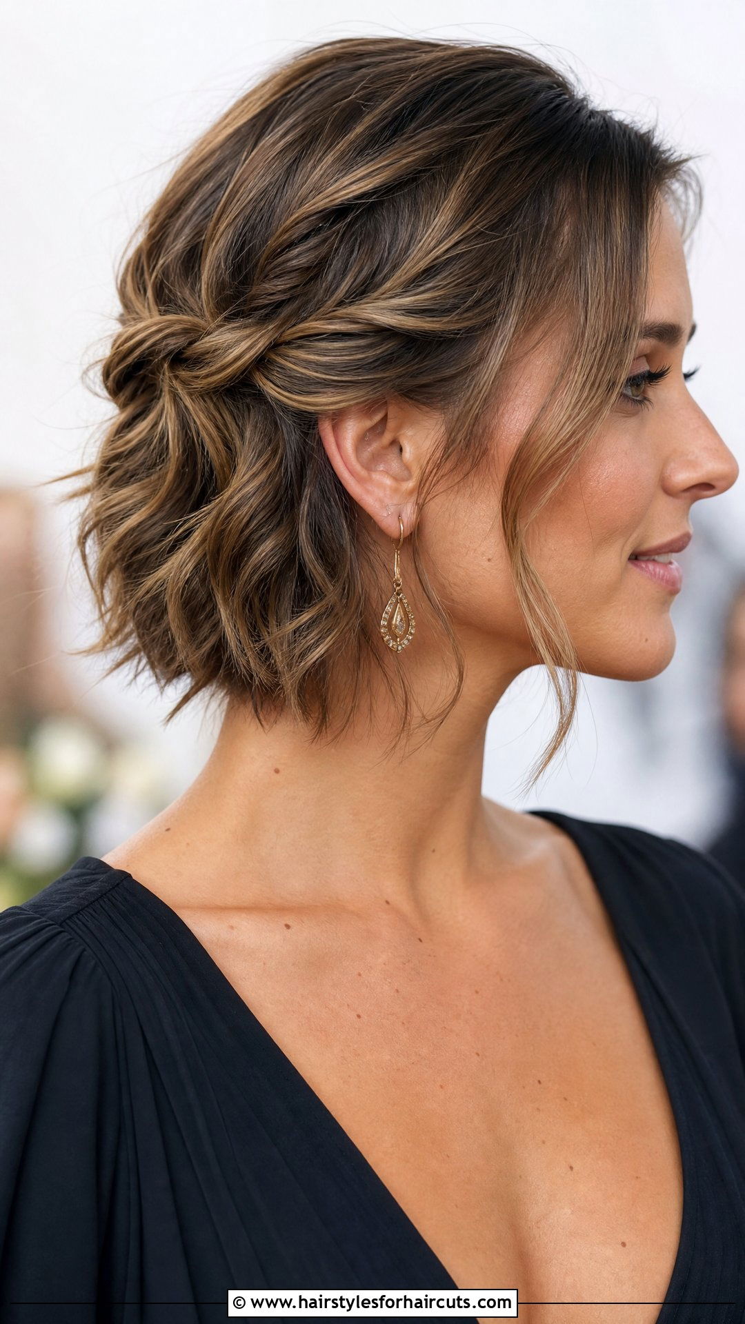Twisted Half Up Short Hair - 25 graduation hairstyles for short hair - 25 graduation hairstyles for short hair
