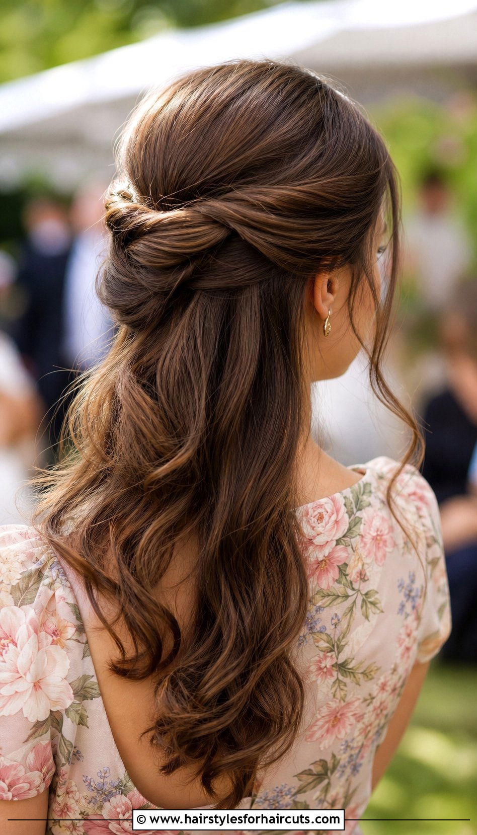 Twisted Half Updo - 25 wedding hairstyles for shoulder length straight hair - 25 wedding hairstyles for shoulder length straight hair