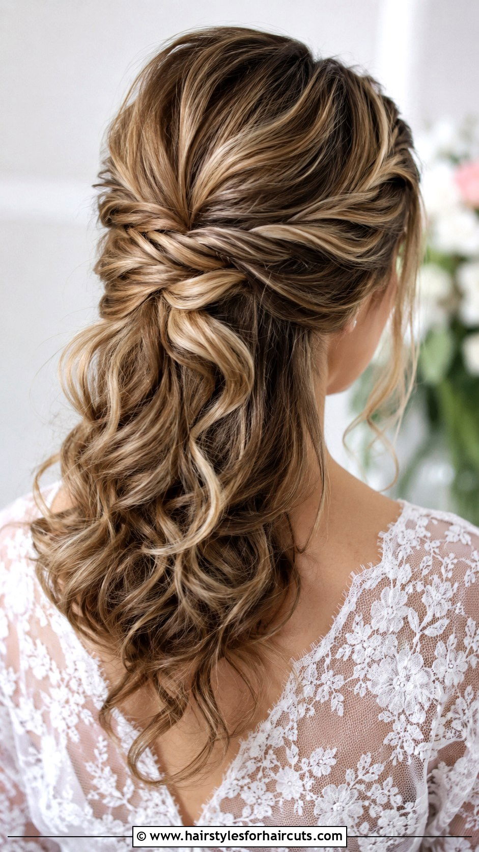 Twisted Half Updo - 25 cute hairstyles for dirty blonde hair - 25 cute hairstyles for dirty blonde hair