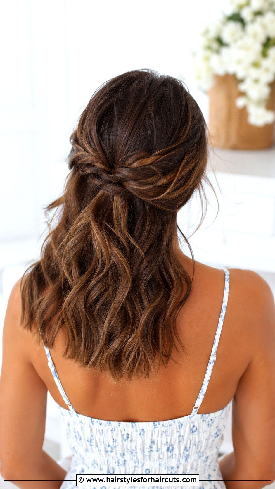Twisted Half Updo Medium Hair - 25 aesthetic hairstyles for medium hair - 25 aesthetic hairstyles for medium hair