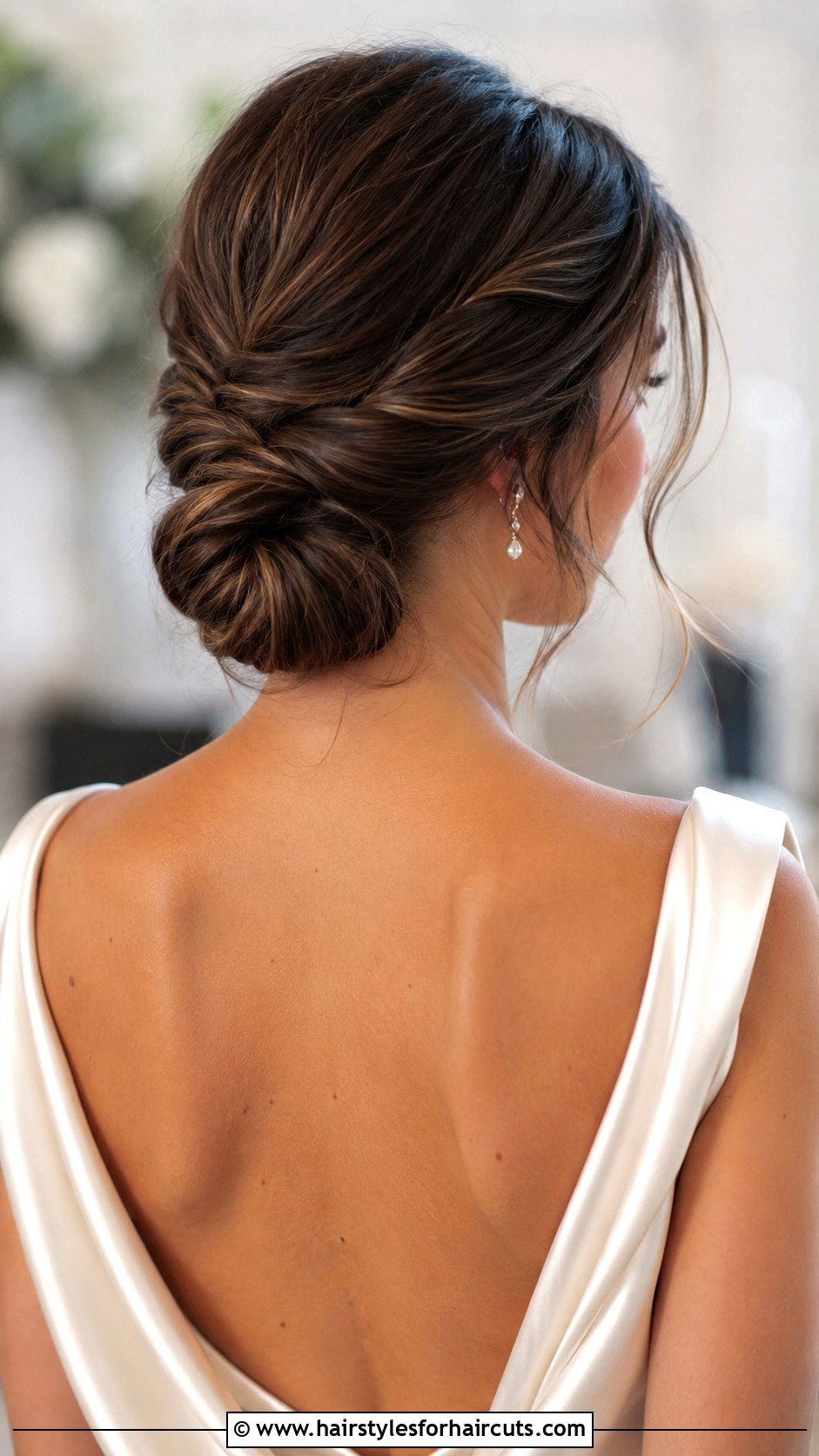 Twisted Low Bun - 25 elegant wedding hairstyles for long hair - 25 elegant wedding hairstyles for long hair