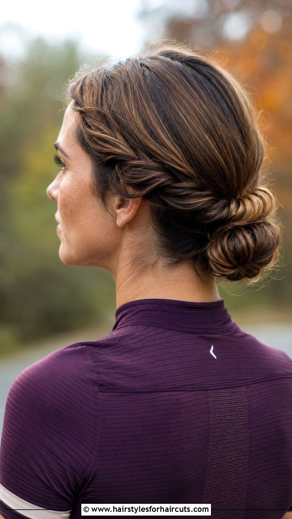 Twisted Low Bun - 25 hairstyles training - 25 hairstyles training