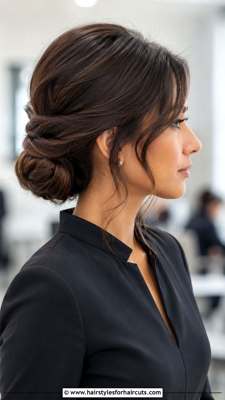 Twisted Low Chignon - 25 easy hairstyles for layered hair - 25 easy hairstyles for layered hair