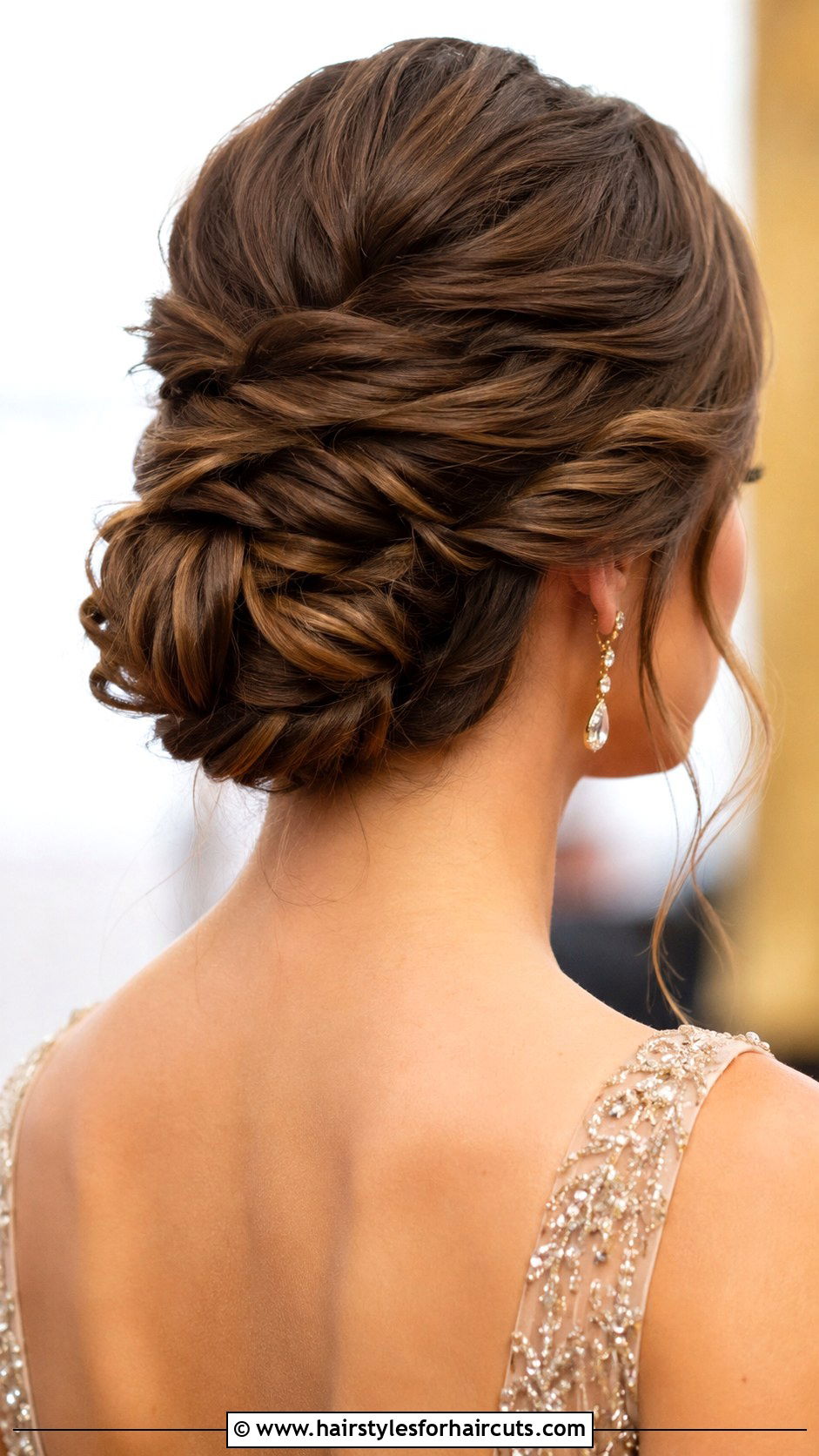 Twisted Low Chignon - 25 clean girl hairstyles - 25 clean girl hairstyles
