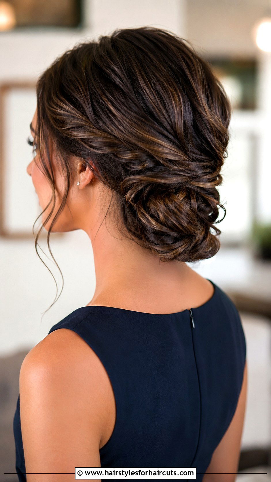 Twisted Low Chignon - 25 work hairstyles for medium hair - 25 work hairstyles for medium hair