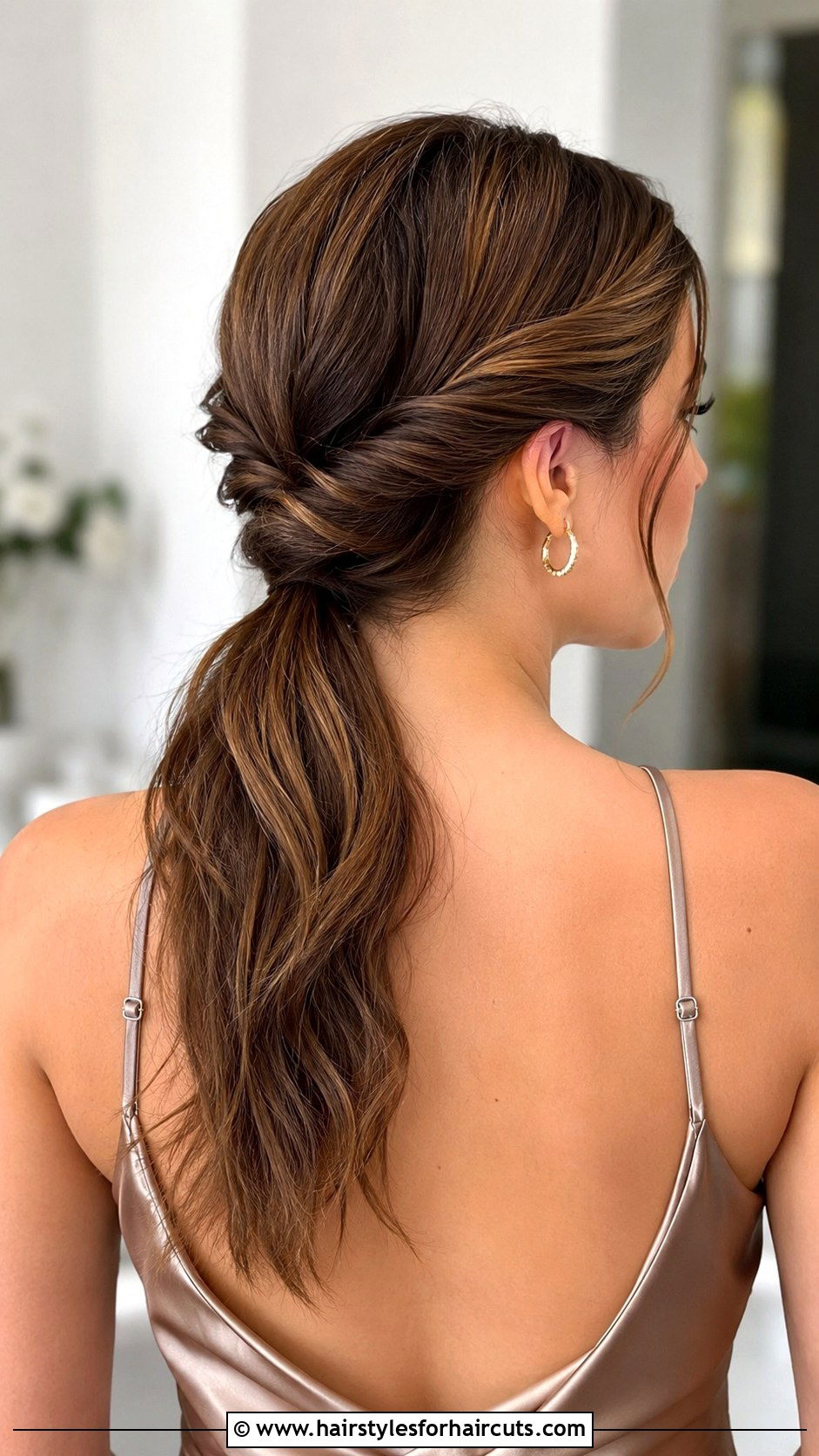 Twisted Low Ponytail - 25 easy formal hairstyles for medium hair - 25 easy formal hairstyles for medium hair