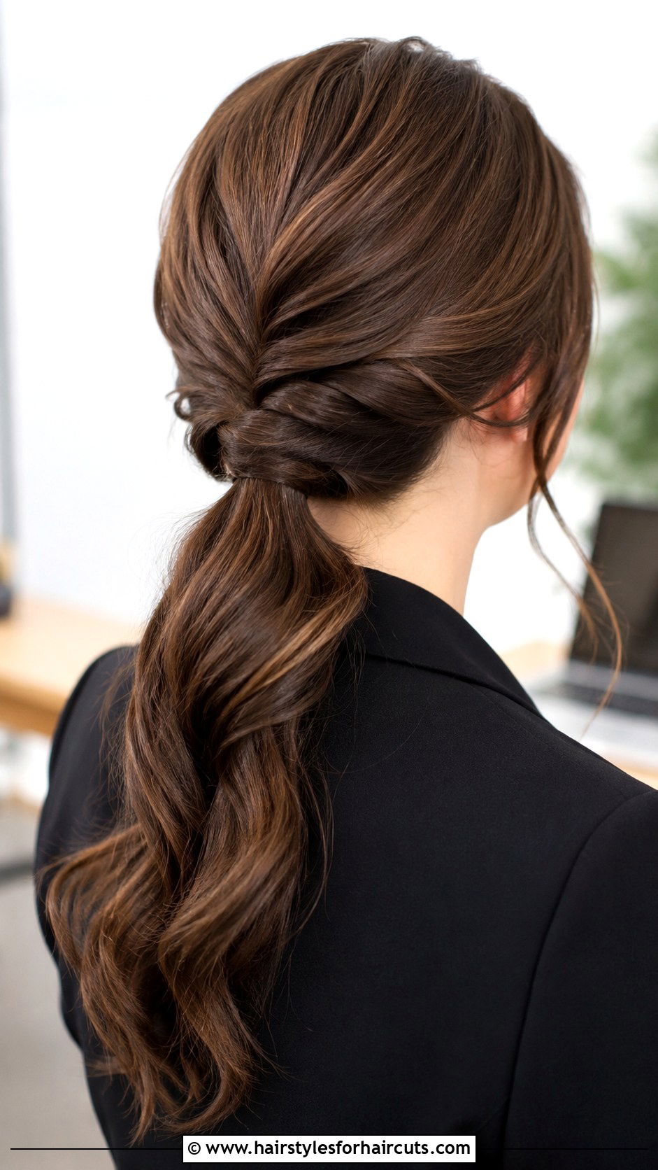 Twisted Low Ponytail - 25 easy hairstyles for medium hair - 25 easy hairstyles for medium hair
