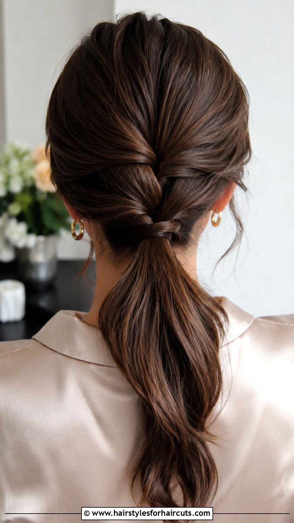 Twisted Low Ponytail - 25 easy hairstyles for shoulder length straight hair - 25 easy hairstyles for shoulder length straight hair