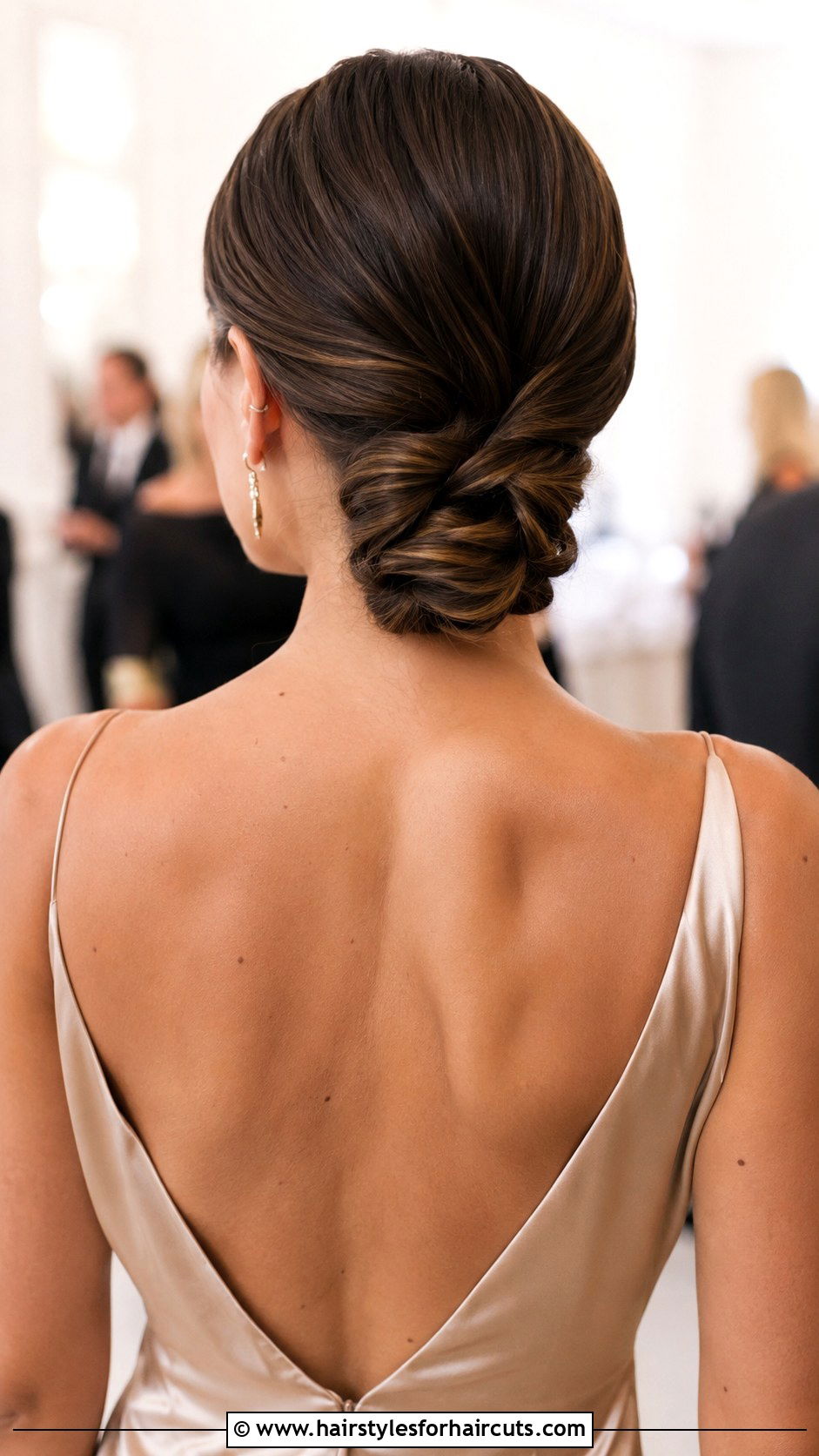 Twisted Low Ponytail - 25 hairstyles for long dresses - 25 hairstyles for long dresses