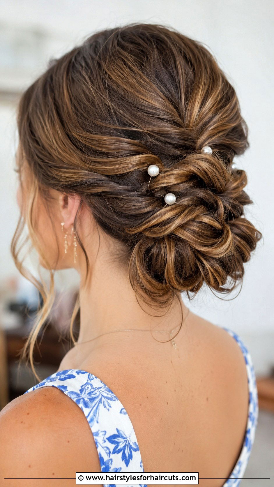 Twisted Low Updo - 25 elegant wedding hairstyles - 25 elegant wedding hairstyles