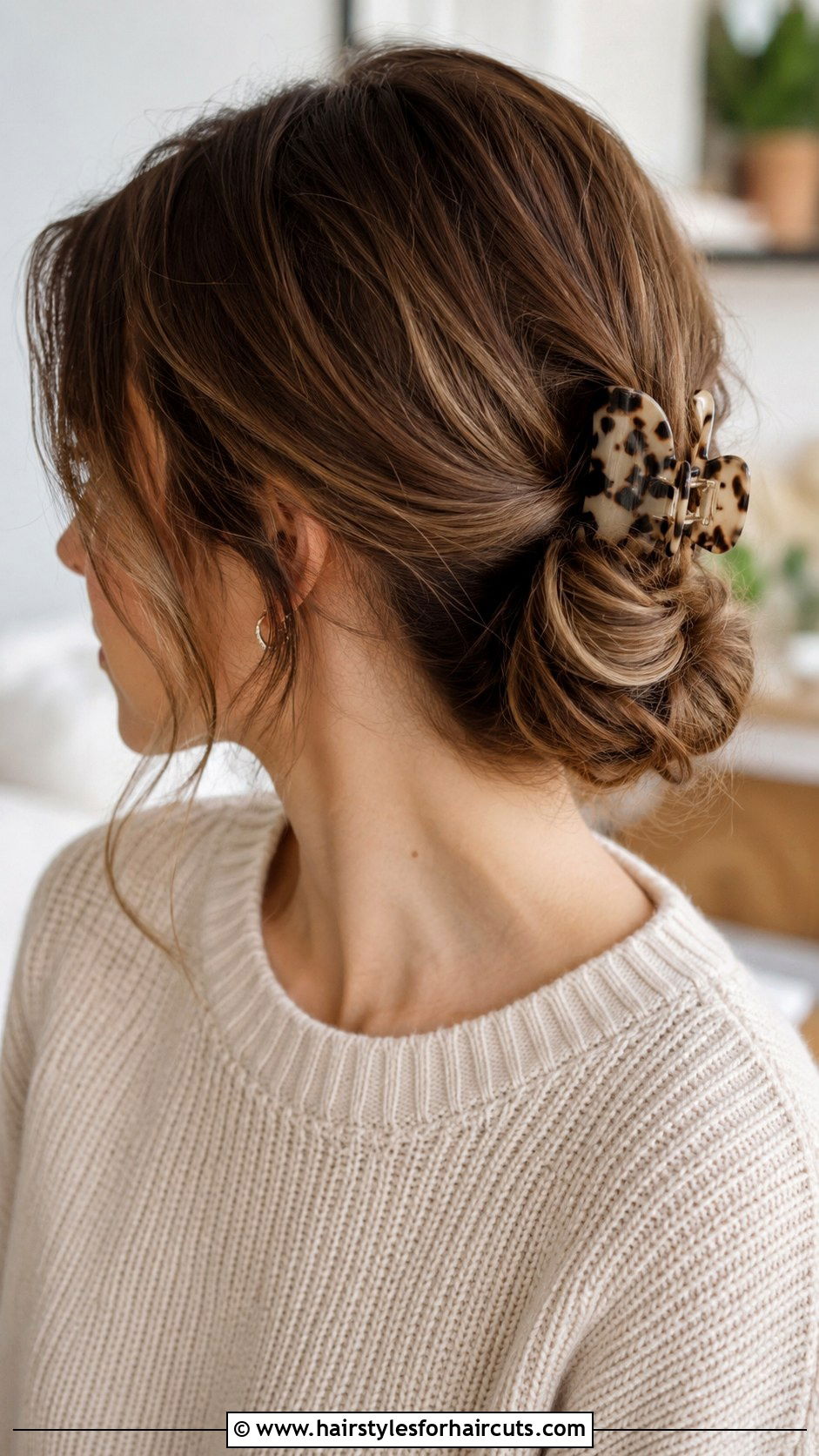 Twisted Side Bun With Claw Clip - 25 claw clip hairstyles black girl straight hair - 25 claw clip hairstyles black girl straight hair