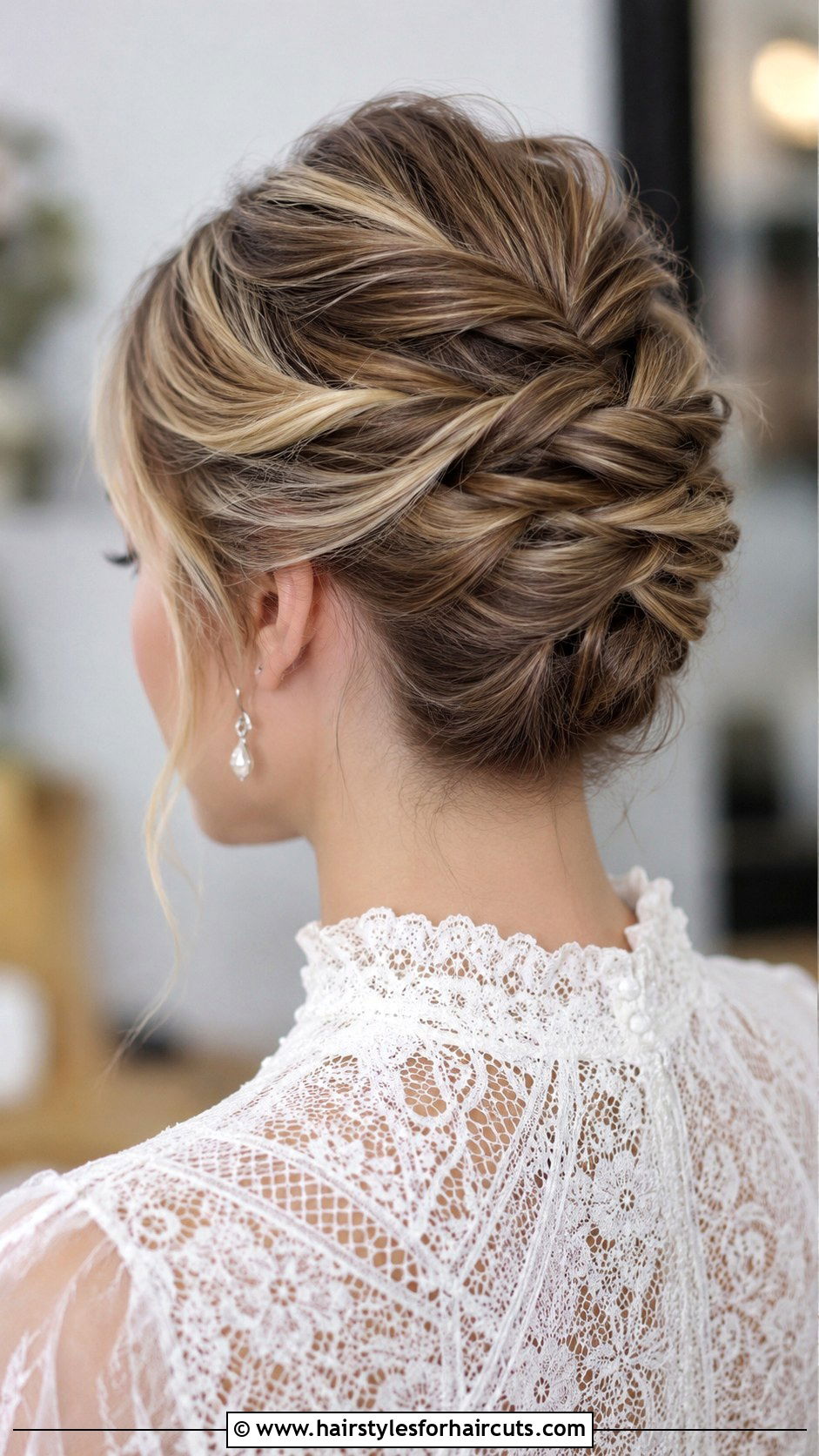Twisted Updo For Short Hair - 25 easy pretty hairstyles for short hair - 25 easy pretty hairstyles for short hair