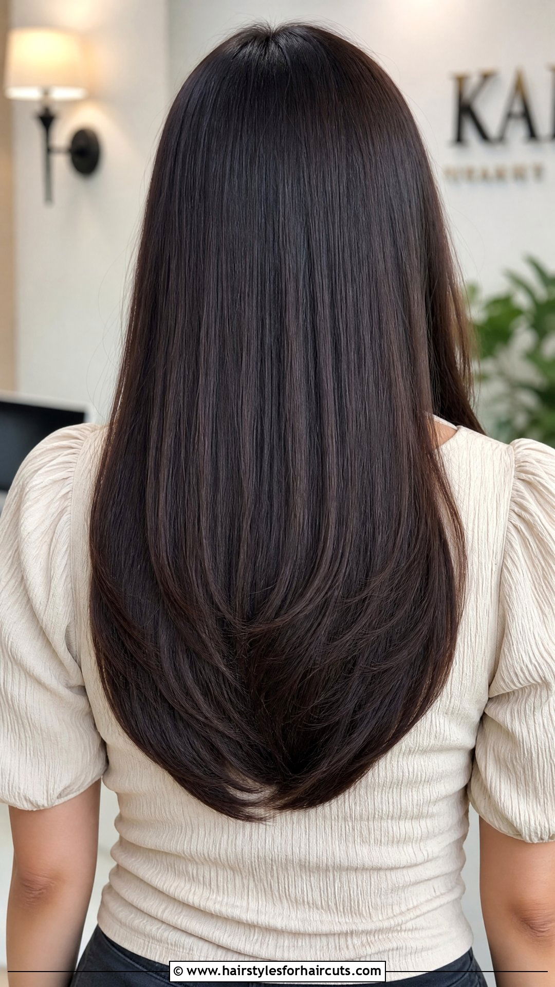 U Shaped Back Haircut - 25 female haircuts styles - 25 female haircuts styles
