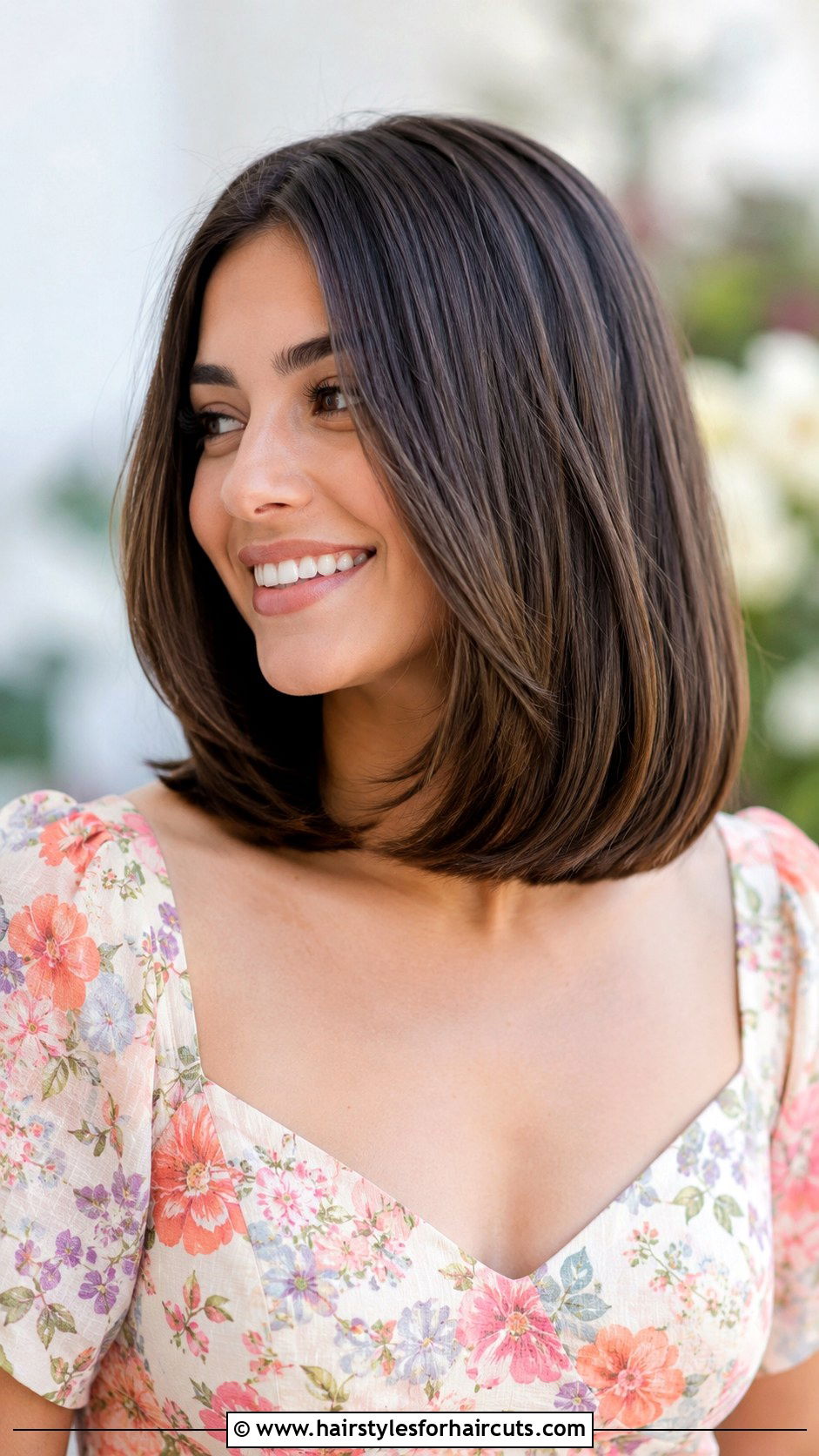 U Shaped Blunt Haircut With Subtle Layers - 25 haircuts styles for long thin hair - 25 haircuts styles for long thin hair
