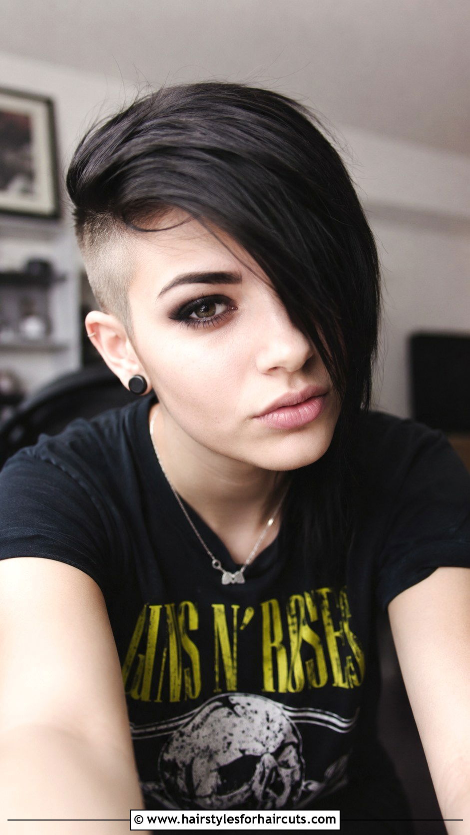 Undercut Emo Hairstyle - 25 emo hairstyles for short hair - 25 emo hairstyles for short hair