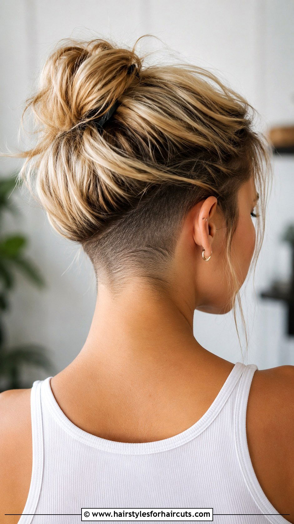 Undercut For Women - 25 low maintenance hairstyles for thick wavy hair - 25 low maintenance hairstyles for thick wavy hair