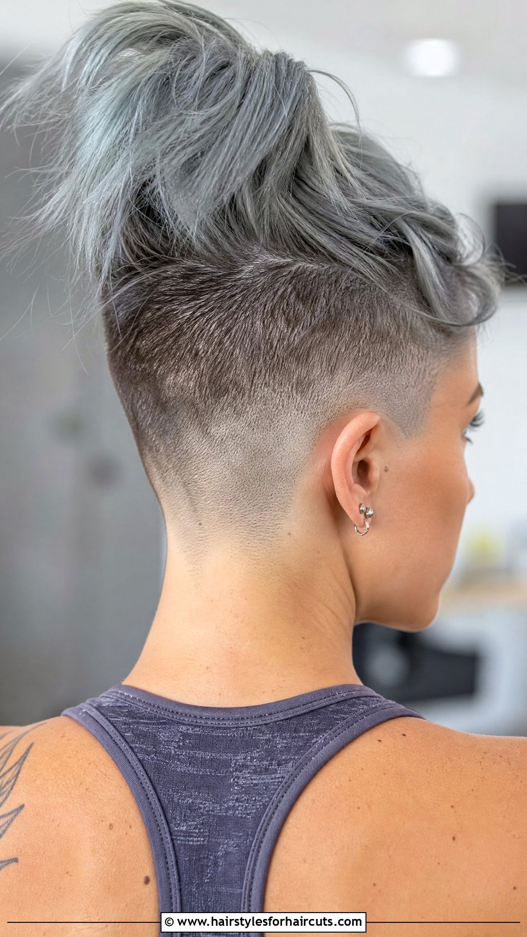 Undercut Grey Hair - 25 haircuts grey hair - 25 haircuts grey hair