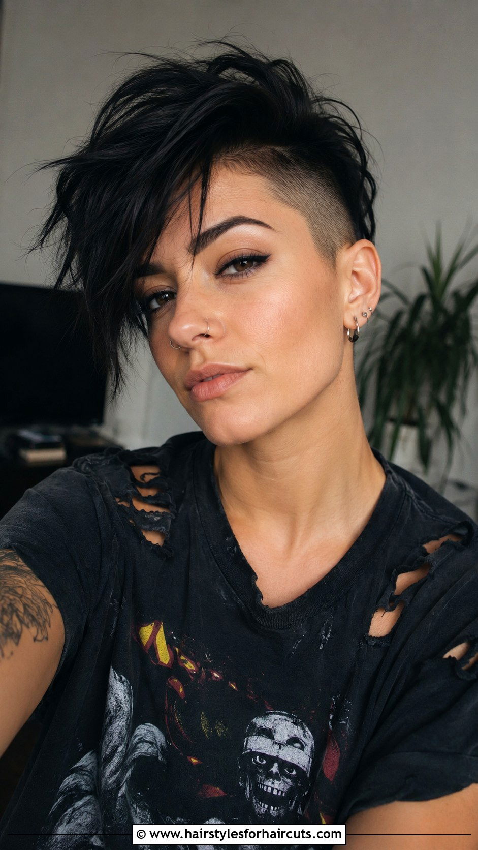 Undercut Grunge Pixie - 25 grunge hairstyles - 25 grunge hairstyles