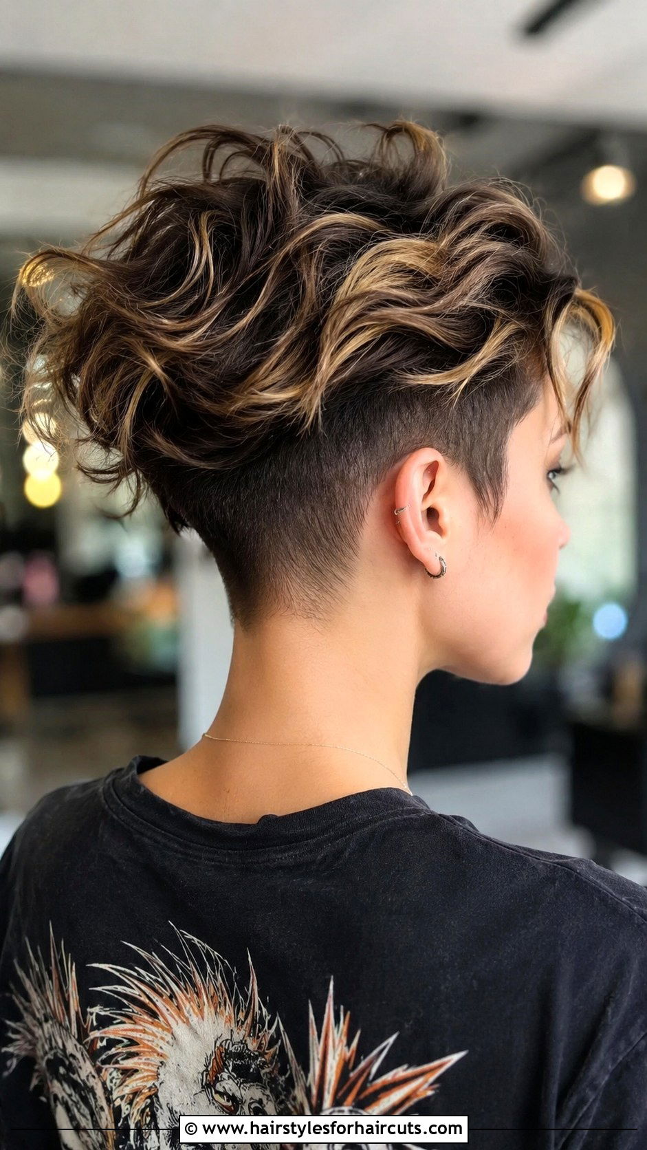 Undercut Layered Wavy Haircut - 25 layered wavy haircuts - 25 layered wavy haircuts