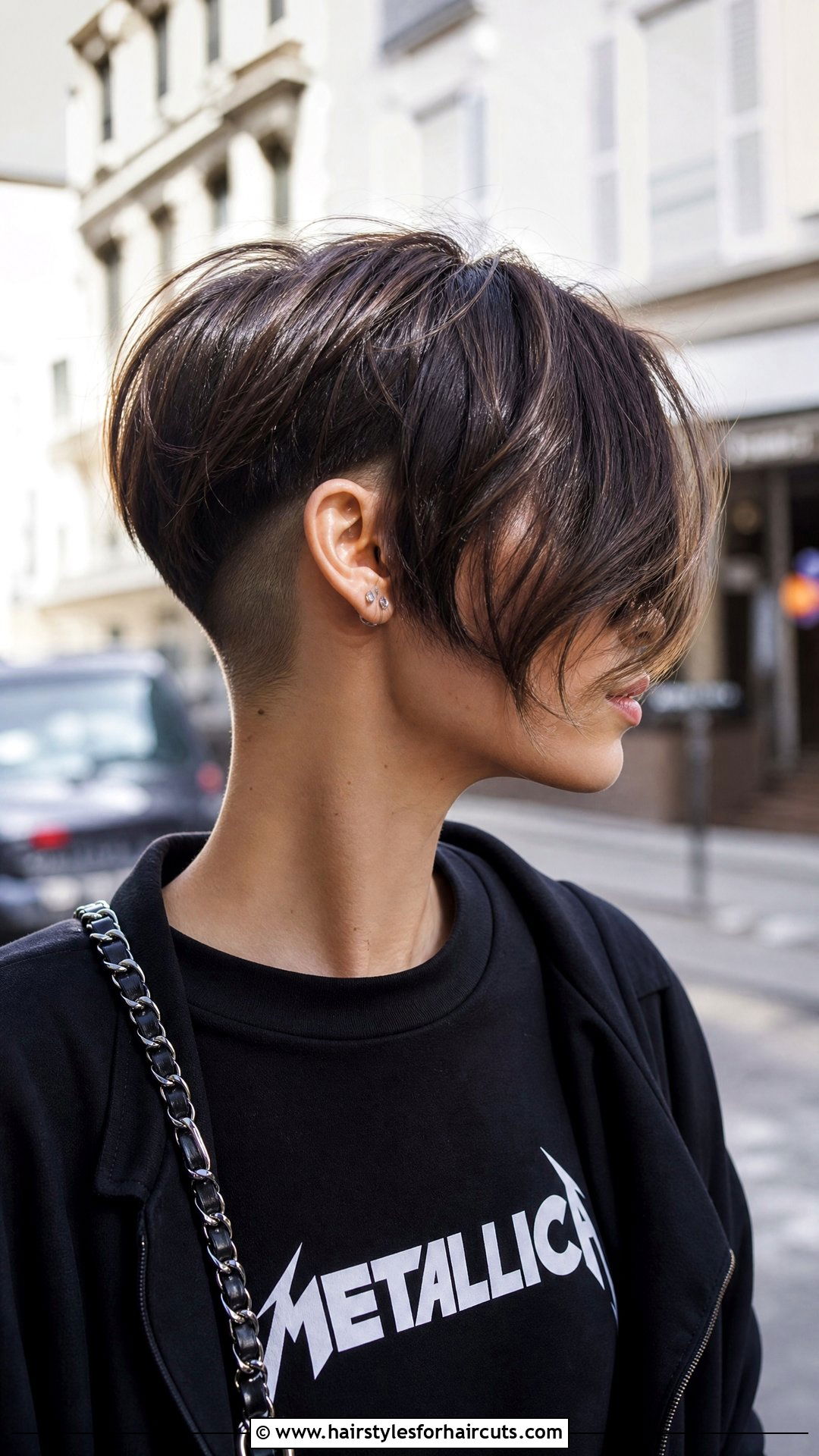 Undercut Lob With Long Bangs - 25 fine hair medium length hairstyles with bangs - 25 fine hair medium length hairstyles with bangs