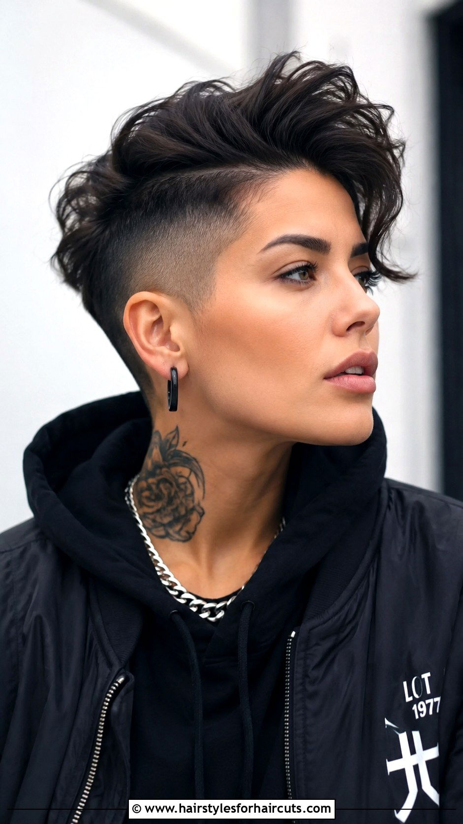 Undercut Pixie - 25 hairstyles for thinning hair women - 25 hairstyles for thinning hair women