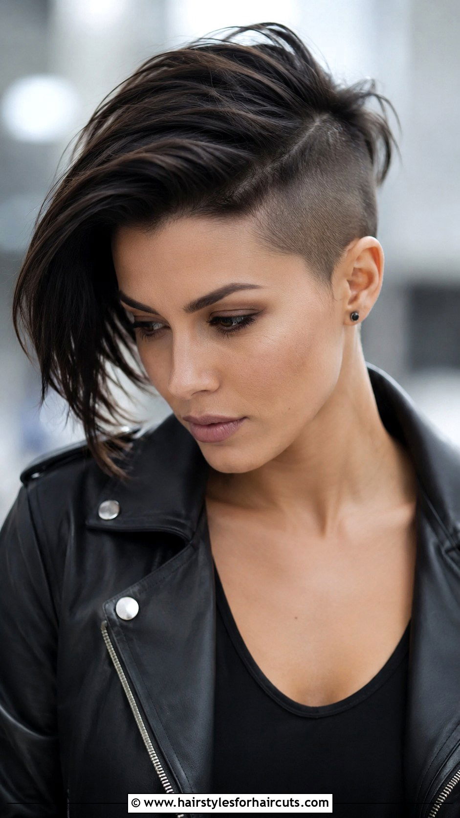 Undercut Pixie - 25 hairstyles for women in 60s - 25 hairstyles for women in 60s
