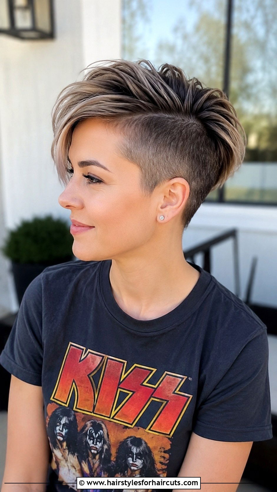 Undercut Pixie - 25 haircuts menu - 25 haircuts menu