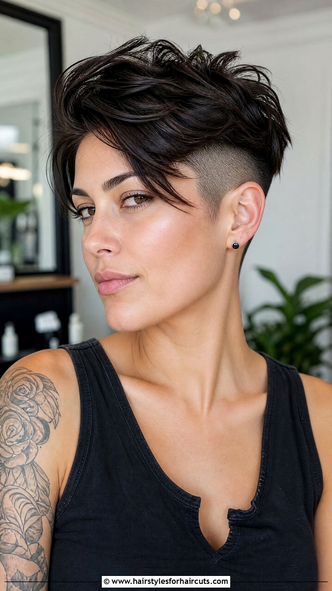Undercut Pixie Cut - 25 short haircuts for women with thinning hair - 25 short haircuts for women with thinning hair