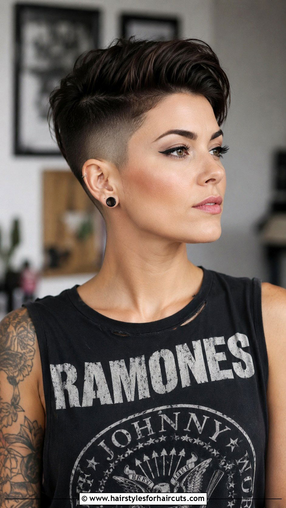 Undercut Pixie Haircut - 25 haircuts idea - 25 haircuts idea