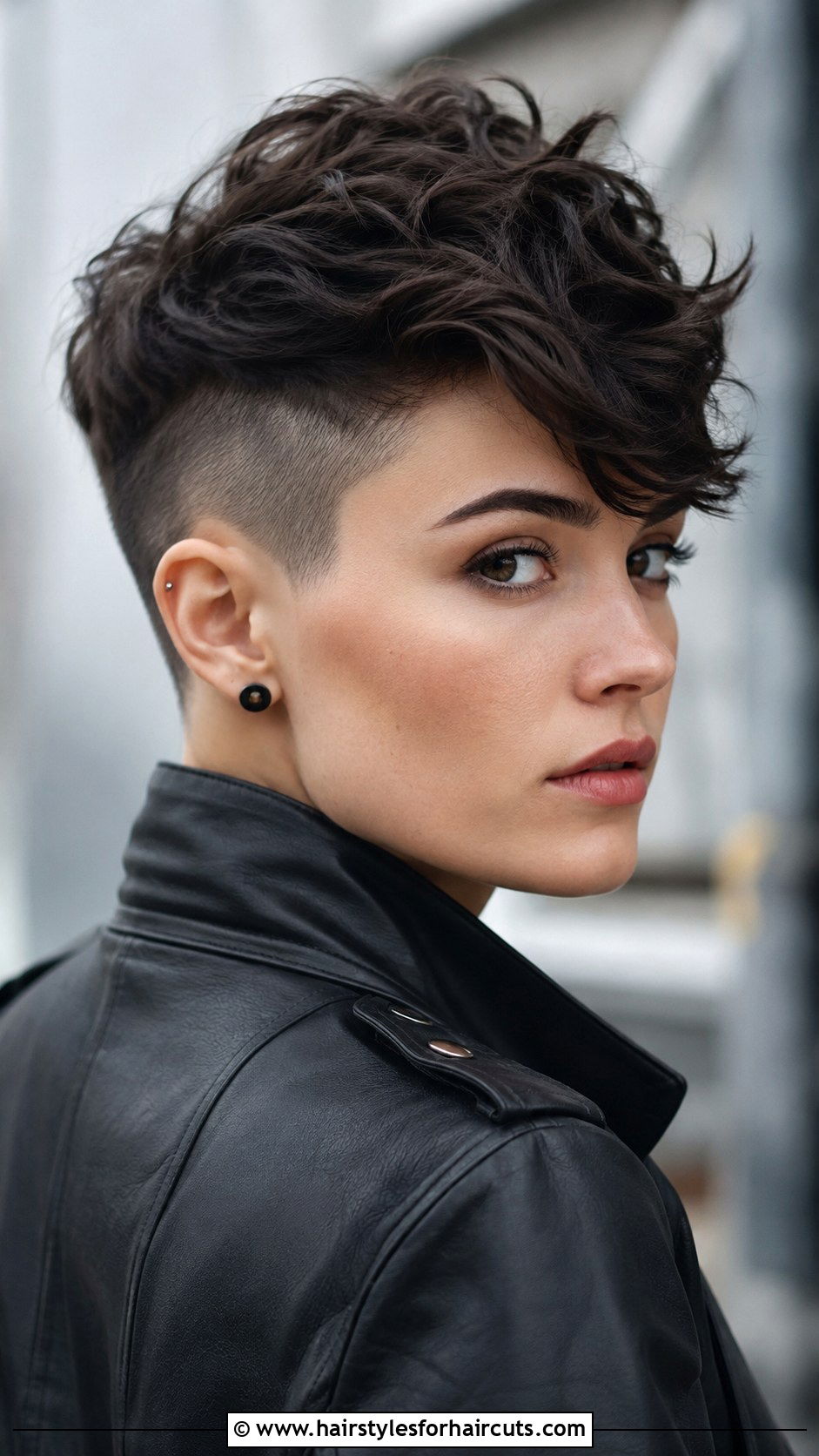 Undercut Pixie Haircut - 25 haircuts corpus christi - 25 haircuts corpus christi