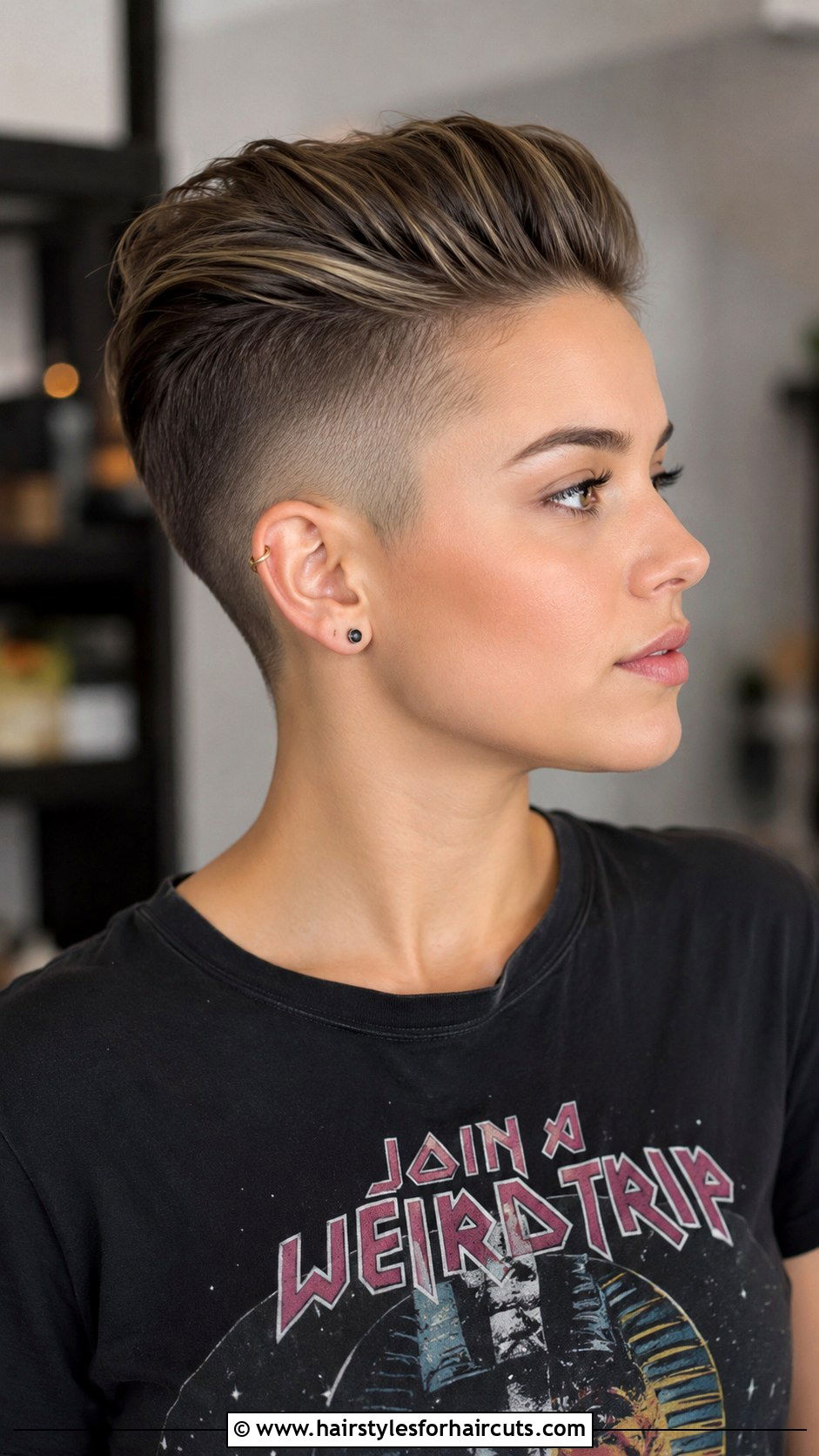 Undercut Pixie Haircut - 25 best haircuts for extremely thin hair - 25 best haircuts for extremely thin hair