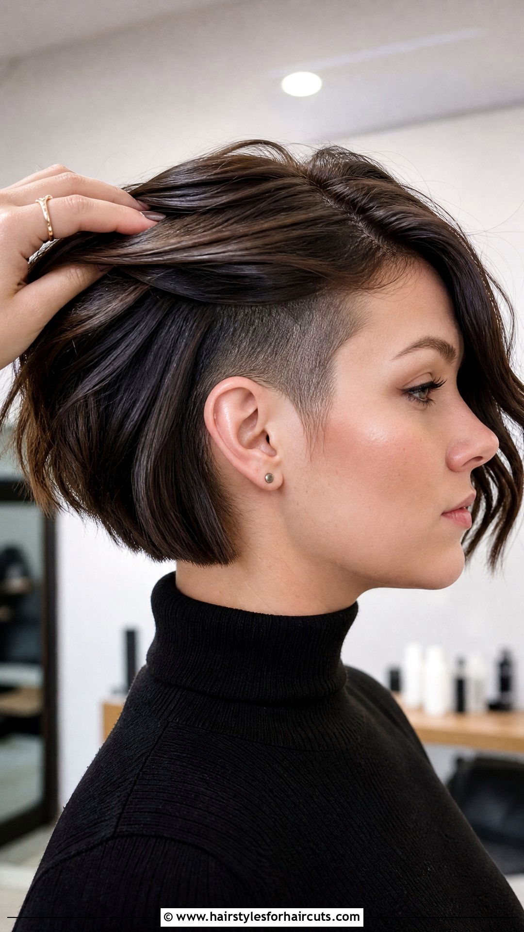 Undercut Short Bob For Thick Hair - 25 low-maintenance short haircuts for thick wavy hair - 25 low-maintenance short haircuts for thick wavy hair
