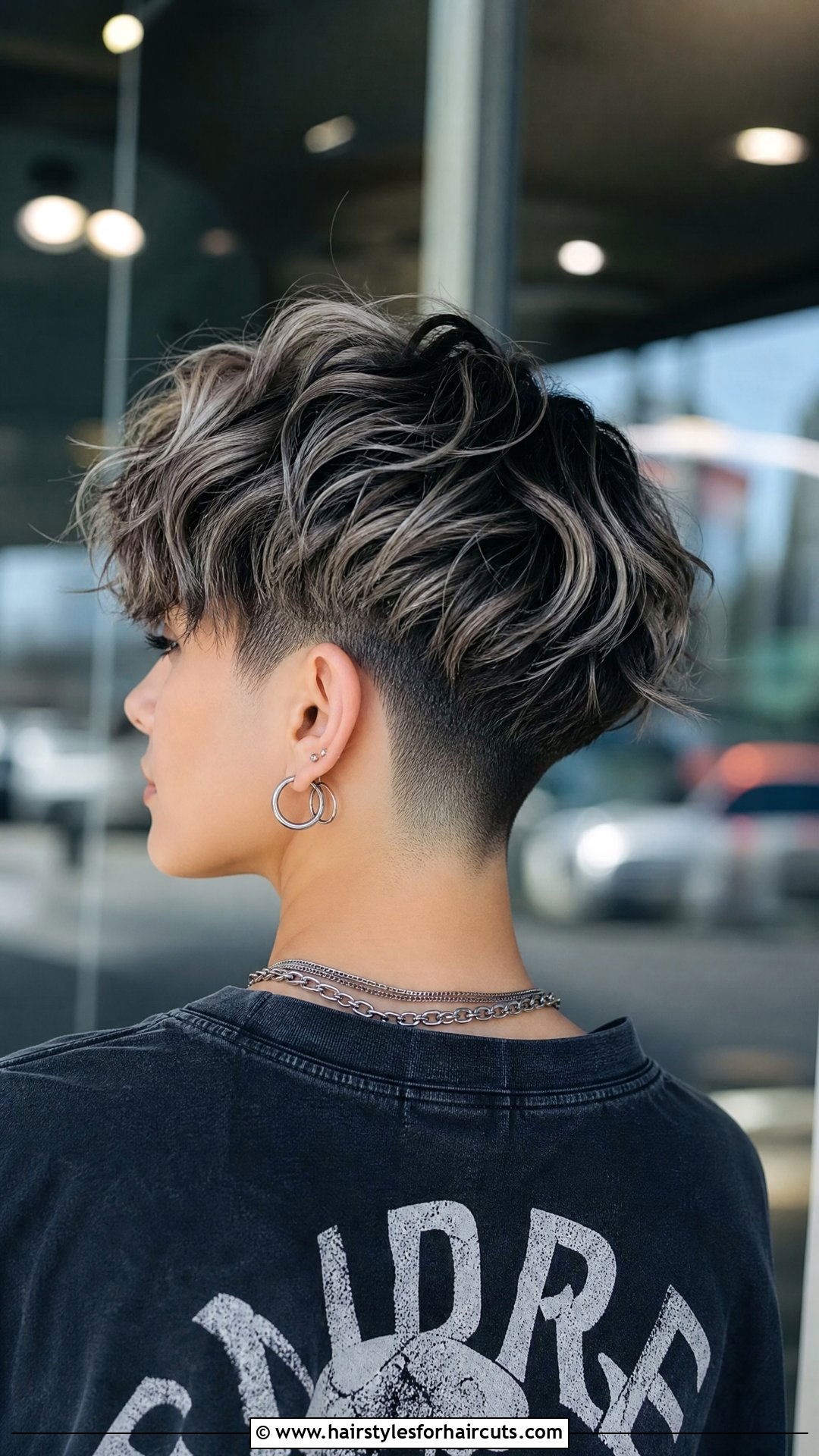 Undercut Wedge Haircut - 25 wedge haircuts for wavy hair - 25 wedge haircuts for wavy hair