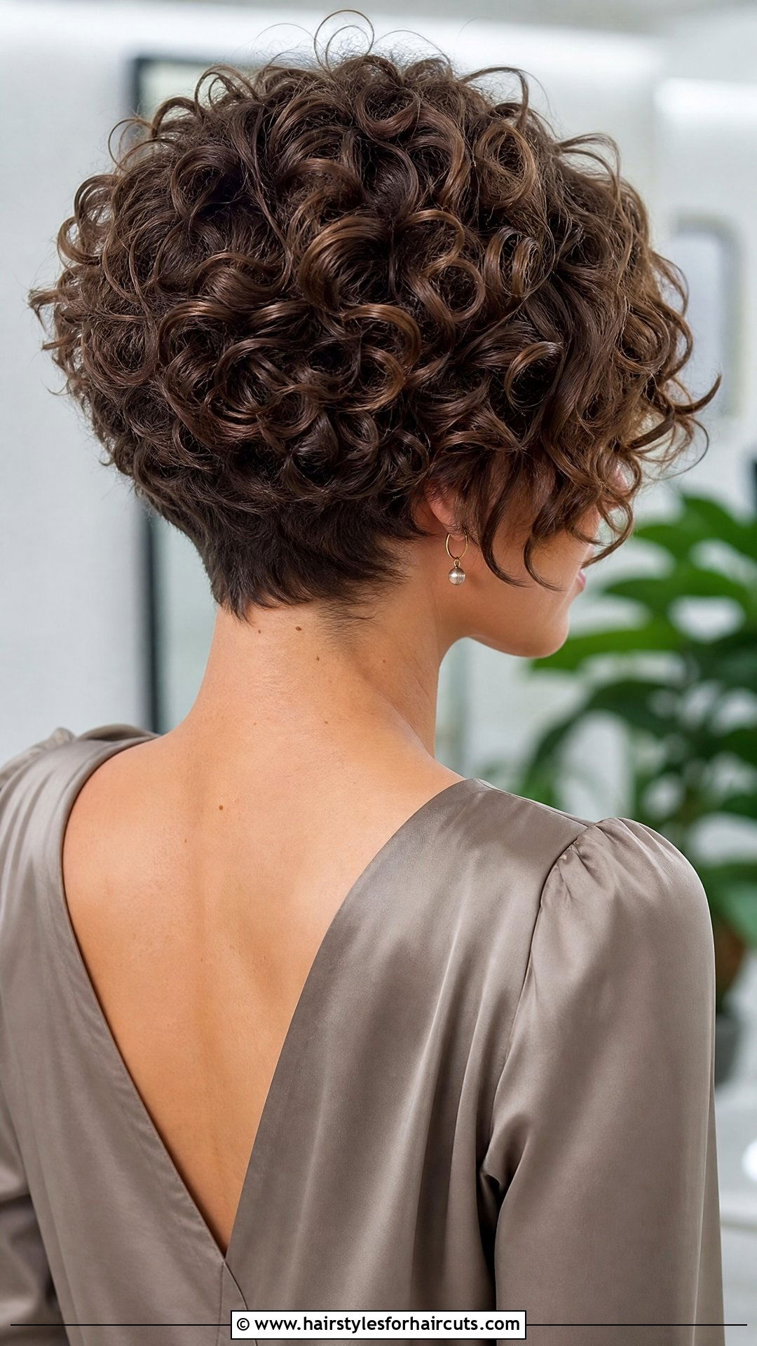 V Back Wedge Haircut For Curly Hair - 25 wedge haircuts for curly hair - 25 wedge haircuts for curly hair