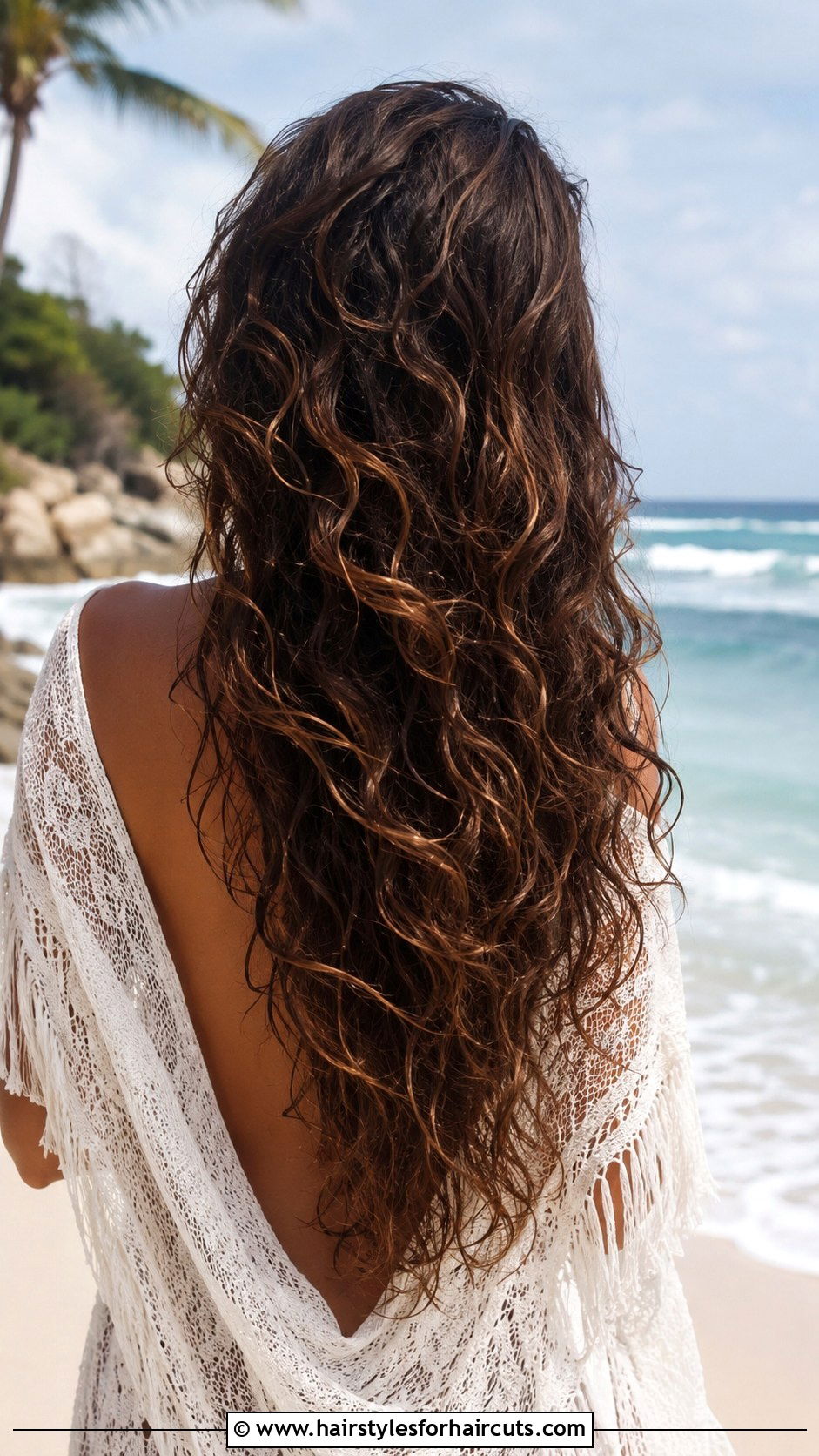 V Cut For Long Curly Hair - 25 hairstyles for frizzy curly hair - 25 hairstyles for frizzy curly hair