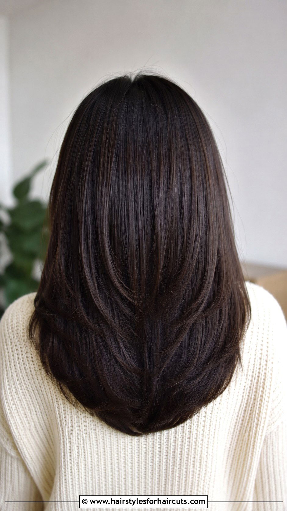 V Cut For Thick Hair - 25 thick hair haircuts women - 25 thick hair haircuts women