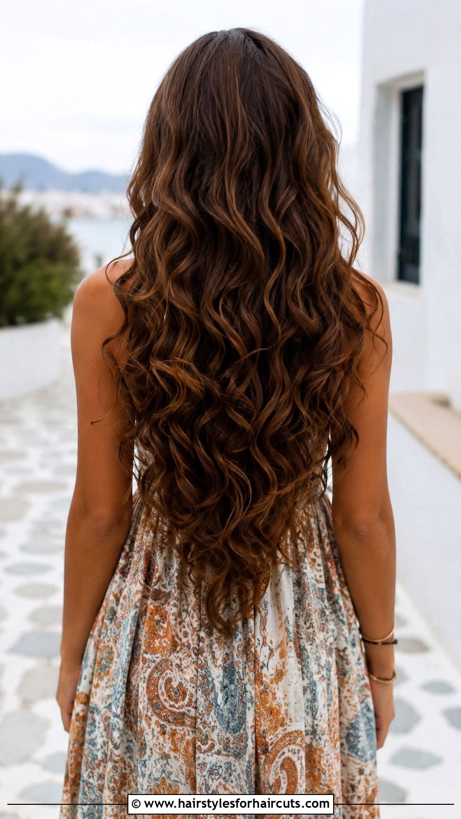 V Cut Long Curly Hair - 25 haircuts for curly thick hair - 25 haircuts for curly thick hair