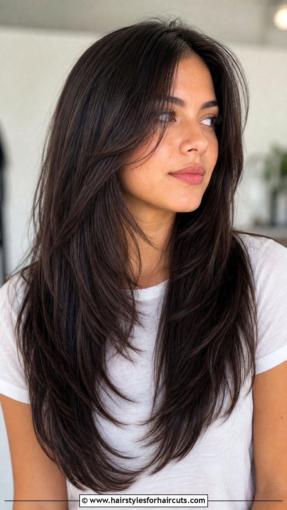 V Cut Long Hair - 25 haircuts for mature women with fine hair - 25 haircuts for mature women with fine hair