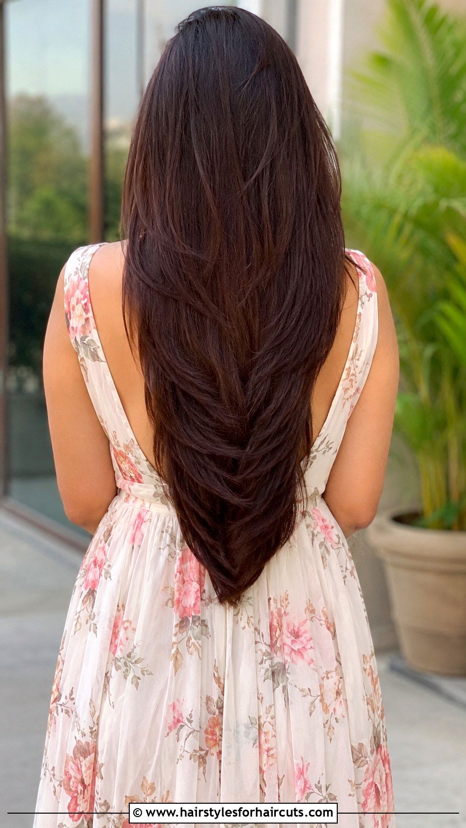 V Cut Long Haircut - 25 haircuts for thick hair women - 25 haircuts for thick hair women