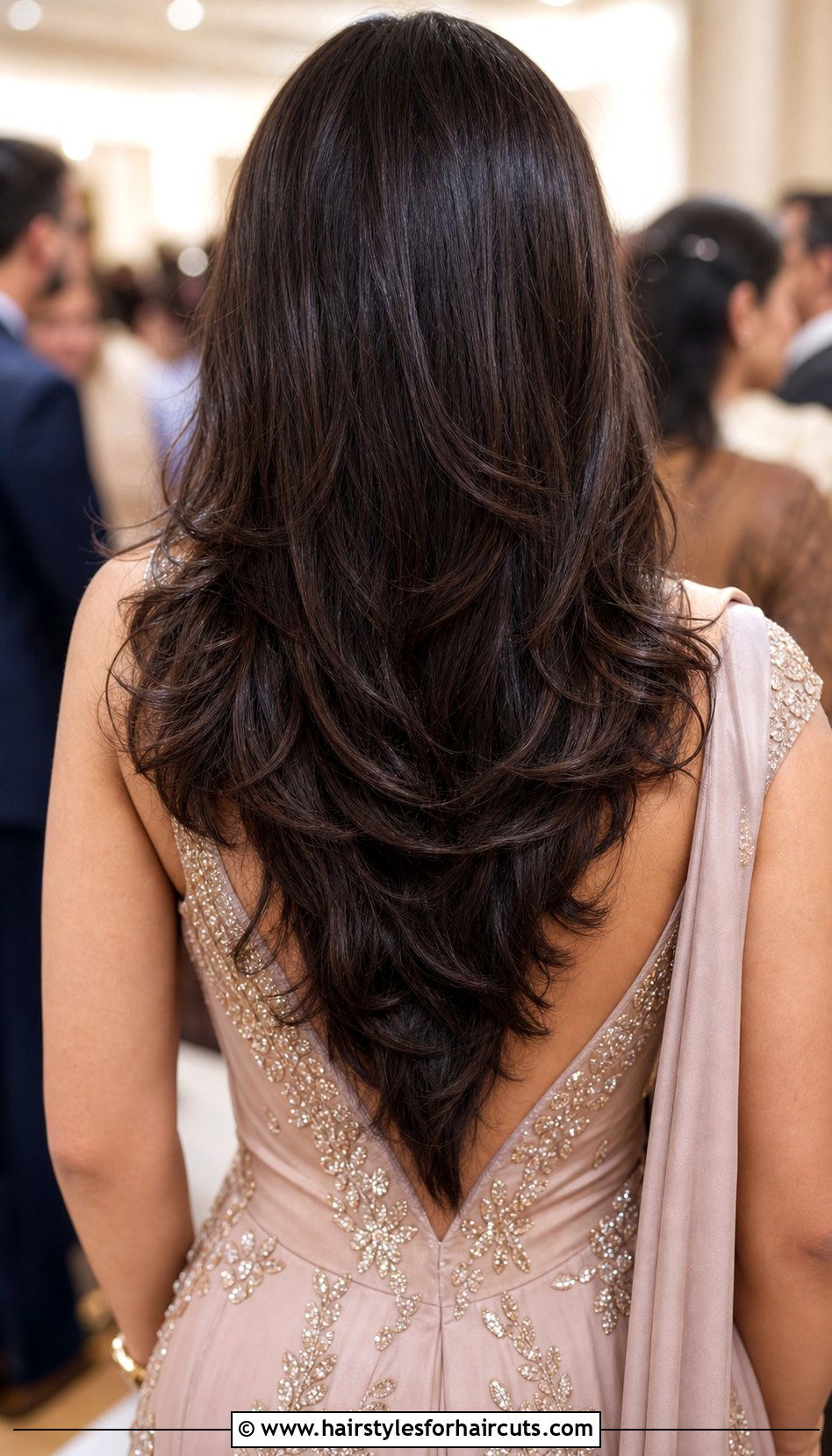 V Cut Long Haircut For Slightly Curly Hair - 25 haircuts for slightly curly hair - 25 haircuts for slightly curly hair