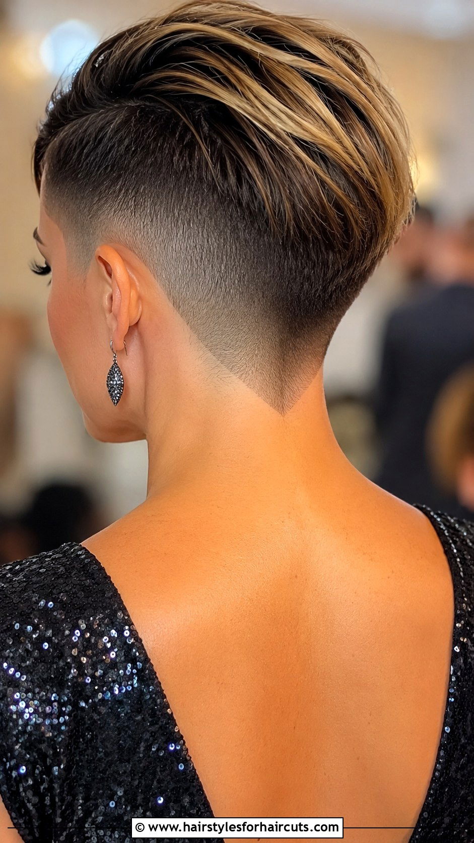 V Cut Undercut Short Hair - 25 short hairstyles with undercut - 25 short hairstyles with undercut