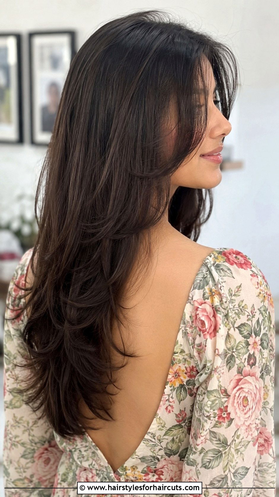 V Cut With Front Layers - 25 front layers haircuts for medium hair - 25 front layers haircuts for medium hair