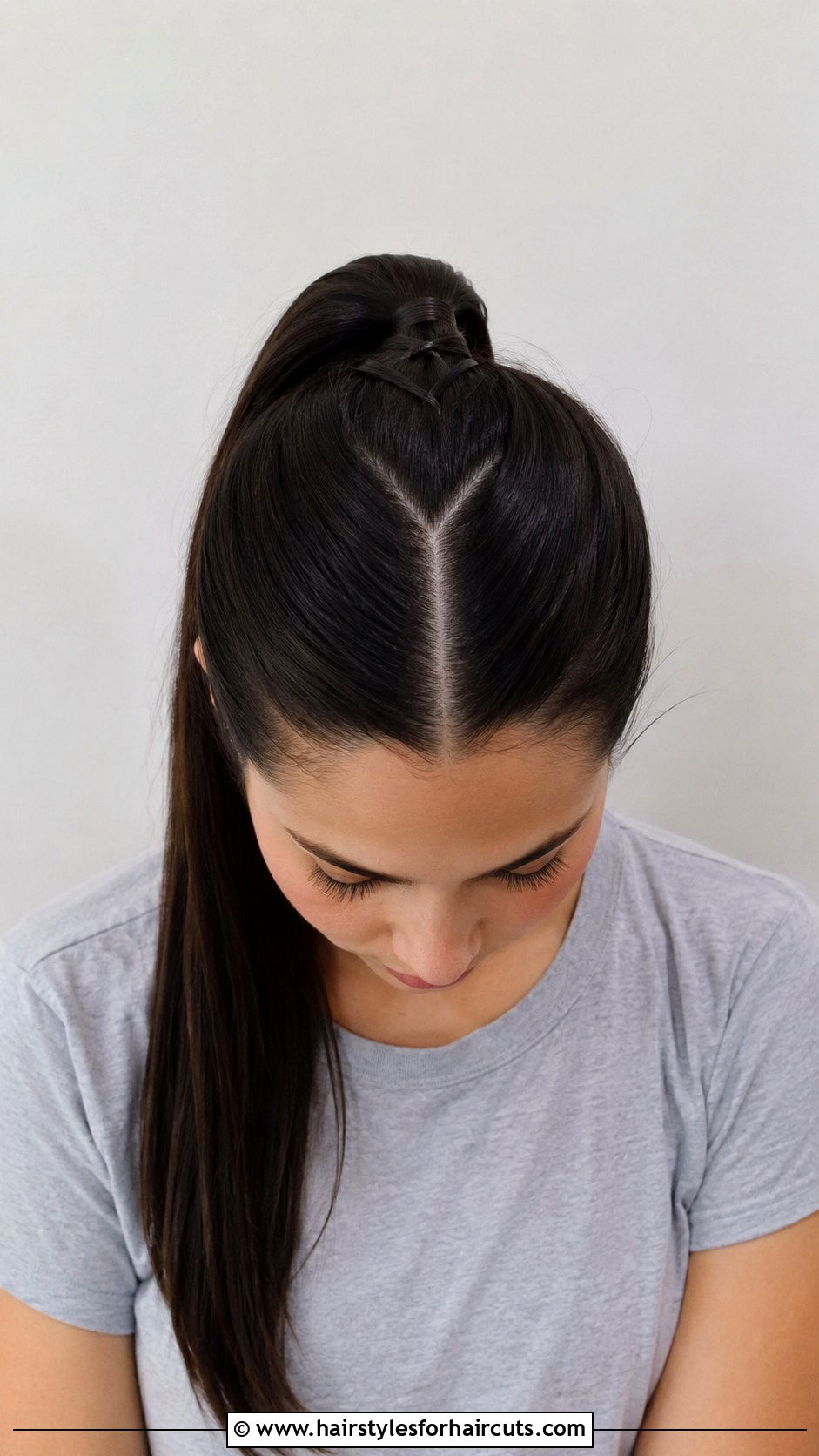 V Shape Rubber Band Ponytail Straight Hair - 25 aesthetic rubber band hairstyles straight hair - 25 aesthetic rubber band hairstyles straight hair